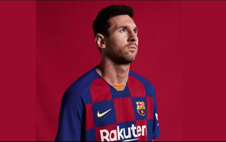 El equipo celebrará los 120 años de su nacimiento en noviembre, y el uniforme pretende rendir tributo a la ''innovación y la creatividad que comparten la entidad y su ciudad''. ESPECIAL / fcbarcelona.com