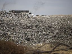Por otra parte, activistas indican que el vertedero, aun con el incendio que duró cuatro días en abril, seguía operando sin restricciones. EL INFORMADOR/ ARCHIVO