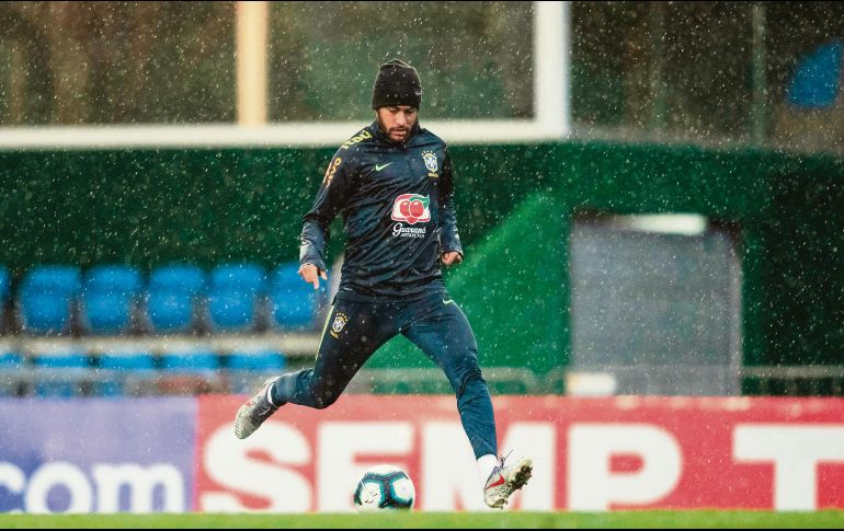El habilidoso delantero brasileño entrena con la Selección que sostendrá un juego amistoso este jueves. AFP