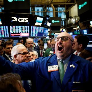 Bolsa de Nueva York inicia operaciones con ganancias