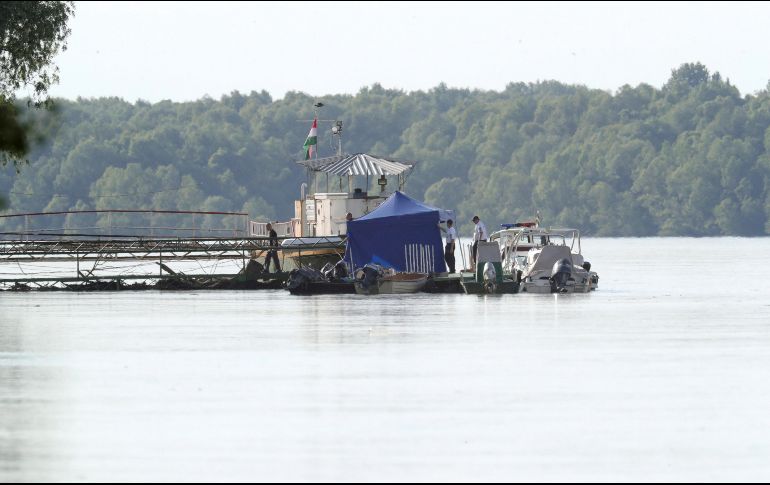 Miembros de los servicios de rescate trabajan en la zona. EFE/Z. Balogh