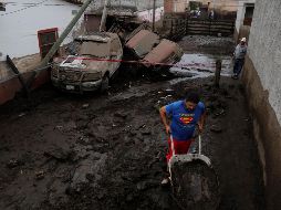 Debido al desborde del río, cinco personas han muerto hasta el momento y al menos a tres mil más padecen afectaciones. EFE/F. Guasco