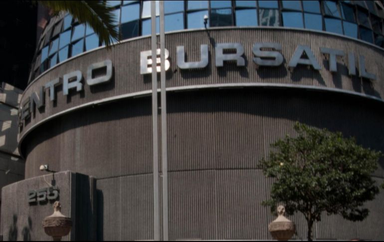 En la jornada se negociaron 226.7 millones de títulos en los mercados global y local. NTX/ARCHIVO