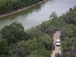 El menor logró ser sacado de las aguas por los agentes, quienes le brindaron los primeros auxilios. AFP/ARCHIVO