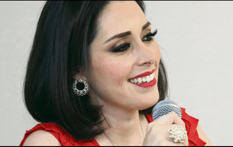 Elvia Graciela León-Q. López, paciente de esclerosis múltiple. ESPECIAL