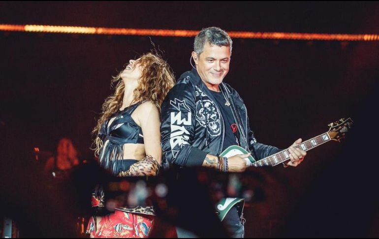 -Alejandro Sanz destacó su encanto por ver sonreír a su amiga. “En definitiva la música no es más que la celebración de la vida” TWITTER / @Alejandro Sanz