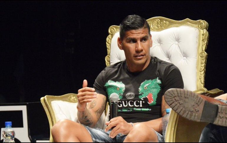 Salcido detalla que es de las personas que “le gusta terminar los contratos”, por lo que estará en la Liga MX hasta diciembre. TWITTER / @carlossalcido7