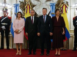 Los presidentes de Colombia y Argentina, Iván Duque Márquez (i) y Mauricio Macri (d) participan en una reunión este lunes, en la Casa Rosada, en Buenos Aires. EFE/J. Roncoroni