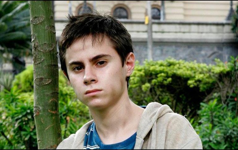 Rafael Henrique y sus padres Joao Alcidio Miguel, de 52 años, y Miriam Miguel, de 50, fueron recibidos por la novia y la madre de la misma en su vivienda. TWITTER /  @redevtv