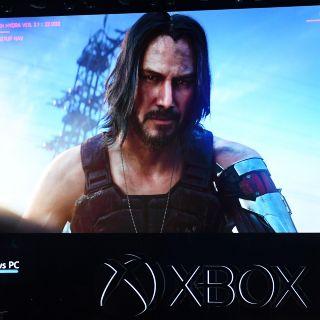 Keanu Reeves impacta con brazo robótico en "Cyberpunk 2077"