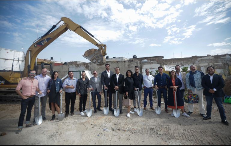 Óscar Naveja, Eduardo Ochoa, Cristina Sescosse, Carlos Casillas, Lalo Sendra, Lic. Eduardo de Alba, Benjamín G. de Q, Ing. Gabriel Martínez, Kenya Rodríguez, Héctor Castro, Ing. Gabriel Sada, J. Carlos Linares, Victoria Jáuregui, Arq. Nacho Lara, Dr. Oscar Villareal, Ing. Javier Vaca.