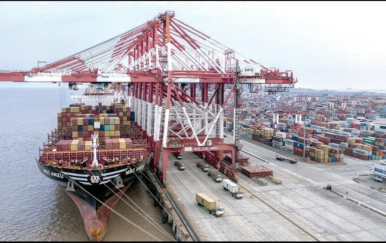 La caída de los volúmenes de exportación en la zona euro, excluyendo a Alemania y Asia emergente, arrastran al comercio mundial. BLOOMBERG