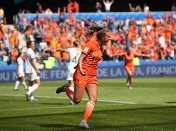 Jill Roord ofreció el triunfo a las Oranje con un remate de cabeza en el tiempo de descuento (90+2). AP / F. Seco