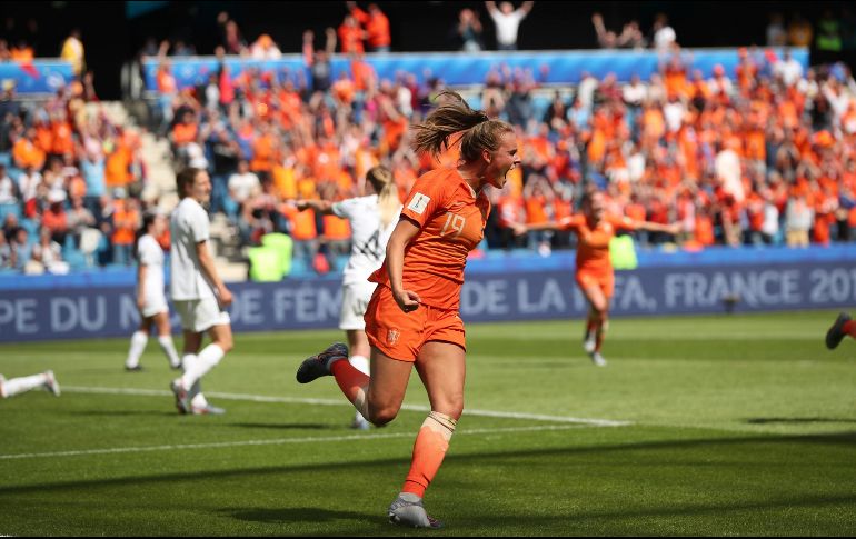 Jill Roord ofreció el triunfo a las Oranje con un remate de cabeza en el tiempo de descuento (90+2). AP / F. Seco