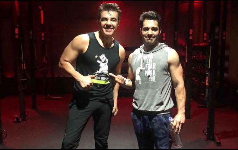 Adrián y Omar presentarn con 