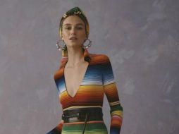 La nueva colección crucero 2020 de Carolina Herrera se inspira en unas alegres y coloridas vacaciones latinas, el amanecer de Tulum, las olas en José Ignacio, el bailar en Buenos Aires o los colores de Cartagena. ESPECIAL / carolinaherrera.com