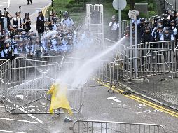 Reprimen en Hong Kong masiva protesta contra ley de extradición