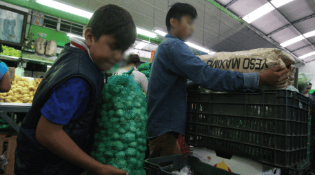 En Jalisco más de 150 mil niños, niñas y adolescentes trabajan. La mitad de ellos realiza una actividad peligrosa. EL INFORMADOR/ ARCHIVO.