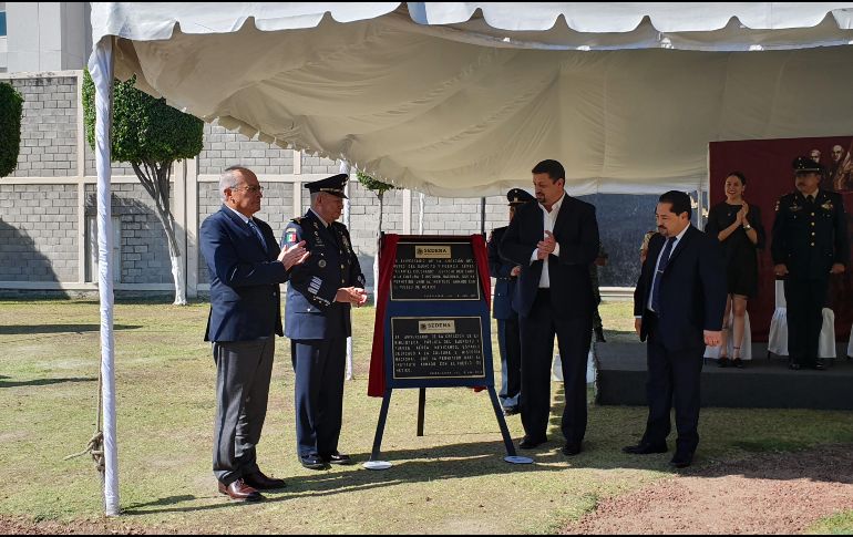 Se develó una placa conmemorativa al aniversario del recinto. EL INFORMADOR / R. Bobadilla