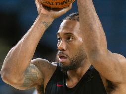 Kawhi Leonard es el referente de los Raptors, que hoy podrían conseguir el primer título de su historia. AP