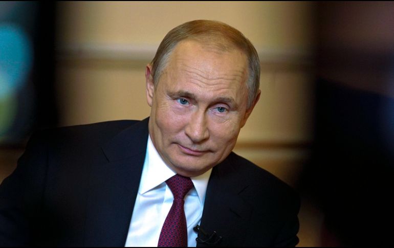 Vladimir Putin durante la entrevista con el canal de televisión Mir. El mandatario lamentó también la guerra comercial entre Estados Unidos y China. AP/Sputnik/A. Druzhinin