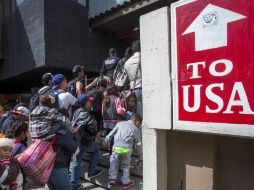 A diferencia del pasado, muchos migrantes desean entregarse a las autoridades de EE.UU. en la frontera para luego solicitar asilo. GETTY IMAGES