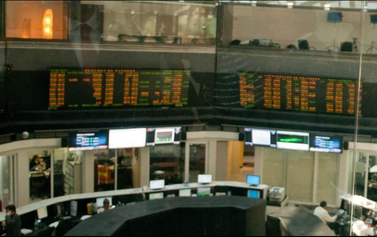 El IPC borró las ganancias de las primeras horas después de toparse con una resistencia importante en 43 mil 850 puntos correspondiente al promedio móvil de 50 días. NTX/ARCHIVO