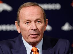 Elegido al Salón de la Fama Pro Football en 2019, fue el primer dueño en la historia del futbol profesional cuyo equipo alcanzó las 300 victorias, incluidos playoffs, durante tres décadas. AP / ARCHIVO