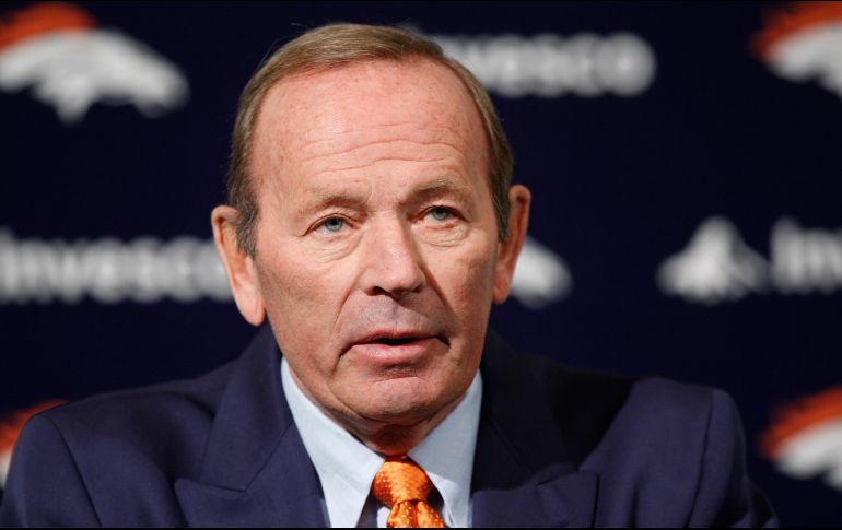 Elegido al Salón de la Fama Pro Football en 2019, fue el primer dueño en la historia del futbol profesional cuyo equipo alcanzó las 300 victorias, incluidos playoffs, durante tres décadas. AP / ARCHIVO