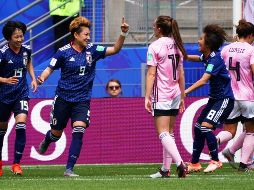 Dos tantos conseguidos por Mana Iwabuchi ('23) y de Yuika Sugasawa ('37), esta de penalti, permitieron a las pupilas de Asako Takakura amarrar los puntos en el estadio Roazhon Park de Rennes. EFE / E. Lemaistre