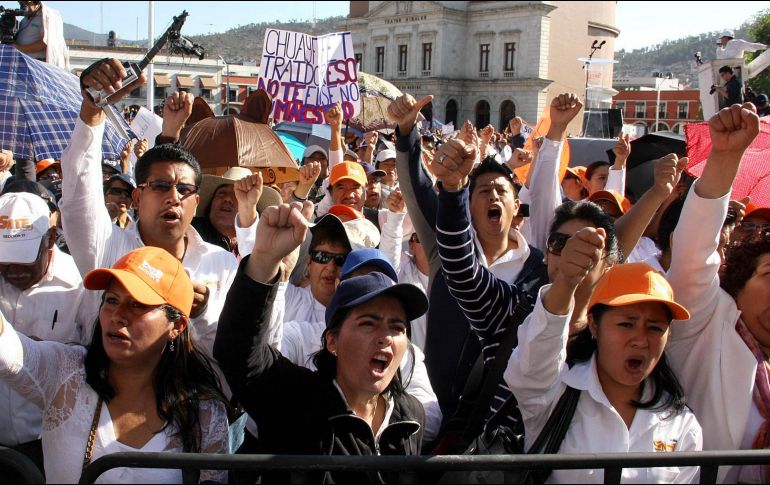 El SNTE indica que en los próximos días se notificará a los secretarios generales de las secciones sindicales del país, para que den el aviso a los maestros cesados. NTX/ ARCHIVO