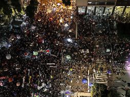 Vista general de los manifestantes en Río de Janeiro, durante la huelga general para protestar contra la reforma al sistema de jubilaciones y los recortes en la educación. EFE/A. Lacerda