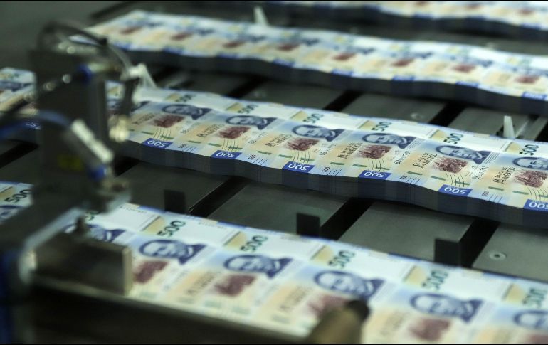 De acuerdo con Banco Base, durante la mayor parte de la semana el tipo de cambio se mantuvo estable, cotizando en un canal entre 19.10 y 19.25 pesos por dólar. SUN/ ARCHIVO