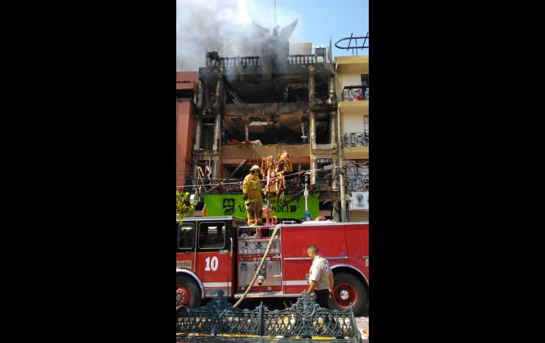 Al momento, PC Jalisco informa que el incendio está controlado y Gobierno del Estado desplegó personal de la Secretaría de Seguridad del Estado que ya se encuentra en el sitio resguardando el entorno. ESPECIAL/ Protección Civil Jalisco