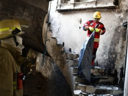 La pipa que se encontraba abasteciendo de gas LP a la casa fue asegurada y puesta a disposición del Ministerio Público. ESPECIAL/ Protección Civil Jalisco