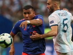 Roger Martínez (I), del América, anota el primer gol de Colombia en el minuto 71. AP/R. MAZALAN