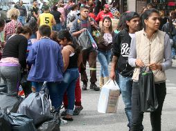 El rango horario en el que se produce este fenómeno no es gratuito. Suele darse tras la salida de las escuelas y una hora antes del cierre de los locales. EL INFORMADOR / ARCHIVO