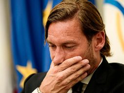 La leyenda del equipo explicó durante más de una hora las razones que le llevaron a despedirse del club de su vida, una decisión causada por la compañía propietaria, que, dijo, es ''el mal'' de la entidad. EFE / F. Monteforte