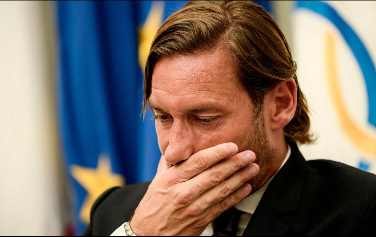 La leyenda del equipo explicó durante más de una hora las razones que le llevaron a despedirse del club de su vida, una decisión causada por la compañía propietaria, que, dijo, es ''el mal'' de la entidad. EFE / F. Monteforte