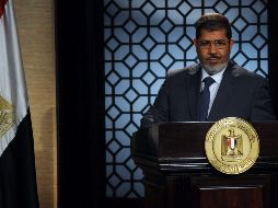 Morsi fue el primer presidente electo democráticamente en Egipto, por un corto mandato entre 2012 y 2013, antes de ser separado del cargo por los militares. AFP / ARCHIVO