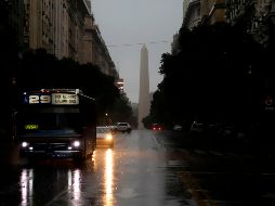El apagón en Argentina y Uruguay comenzó a las 7.00 hora local (10.00 GMT) y el servicio estuvo en proceso de restablecimiento durante toda la jornada hasta que a las 21.35 (00.35 GMT). AFP / J. Vargas