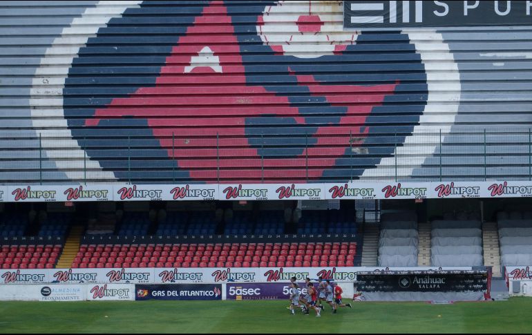 El técnico Enrique Meza tuvo que entrenar este día con algunos elementos de las fuerzas básicas y con jugadores que están a prueba. IMAGO7