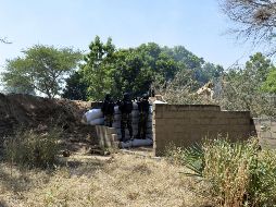 Los yihadistas se llevaron armas y vehículos tras incendiar la base, provocando daños importantes. AFP/ARCHIVO