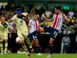 En cinco años con el América, Peralta (I) no desaprovechó ocasiones para burlarse de Chivas. IMAGO7/ARCHIVO