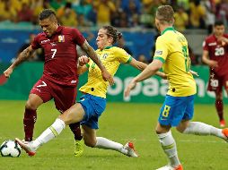 El resultado pone al rojo vivo la definición del Grupo A el sábado. EFE / M. Dueñas