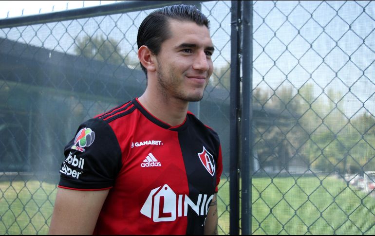 El mediocampista buscará aportar para que los rojinegros mantengan la categoría. IMAGO7