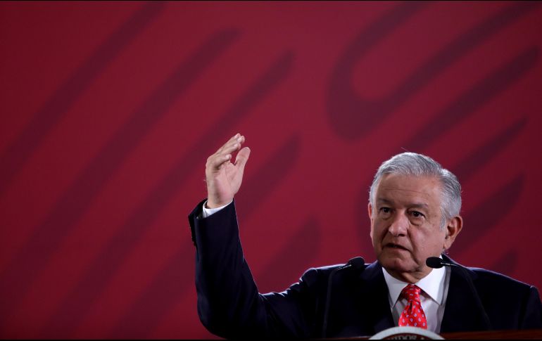 López Obrador señala que las plantas de Pajaritos, en Veracruz y de Lázaro Cárdenas, en Michoacán son algunas de las que se revisan. EFE / S. Gutiérrez