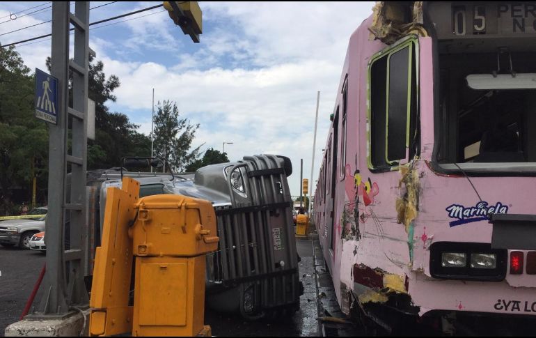 El choque se registró alrededor de las 10:00 horas de este miércoles. ESPECIAL / Protección Civil de Guadalajara