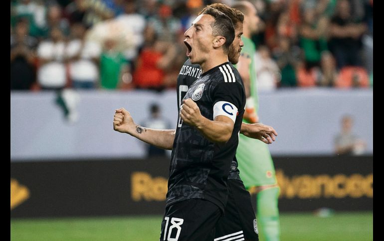 El tapatío marcó par de tantos y empató a Luis Roberto Alves como máximo anotador mexicano en Copa Oro. IMAGO7