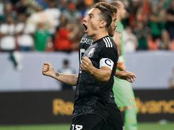 El tapatío marcó par de tantos y empató a Luis Roberto Alves como máximo anotador mexicano en Copa Oro. IMAGO7